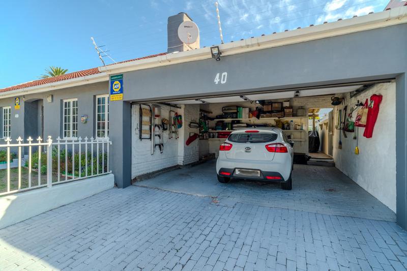 4 Bedroom Property for Sale in Harfield Village Western Cape